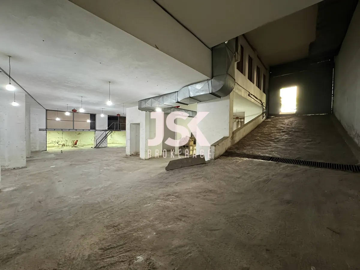 Warehouse for rent in Hazmieh