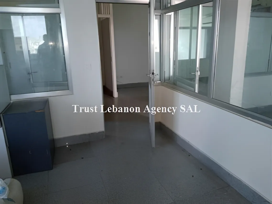 Office for rent in Metn, Sin El Fil