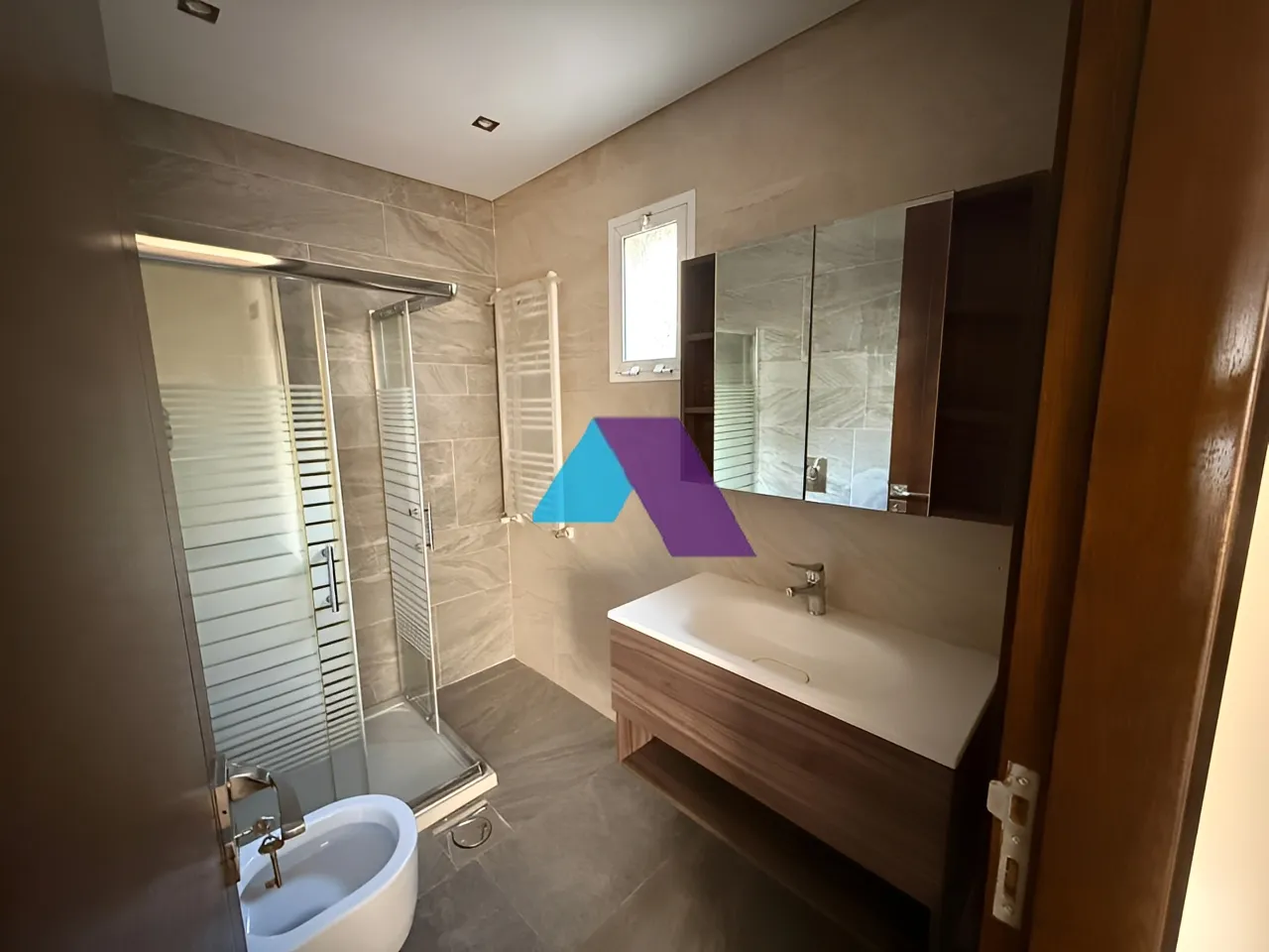 Apartment for Sale in Ballouneh