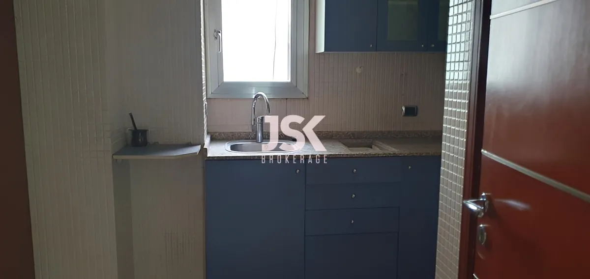 Office for rent in Sin El Fil