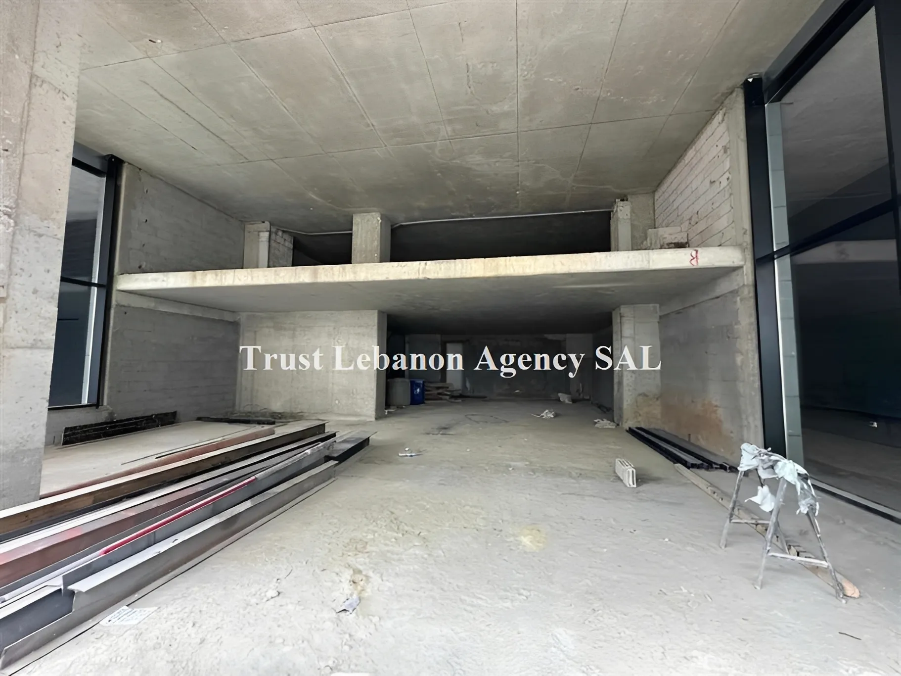 Commercial Property For Rent in Metn, Dekweneh