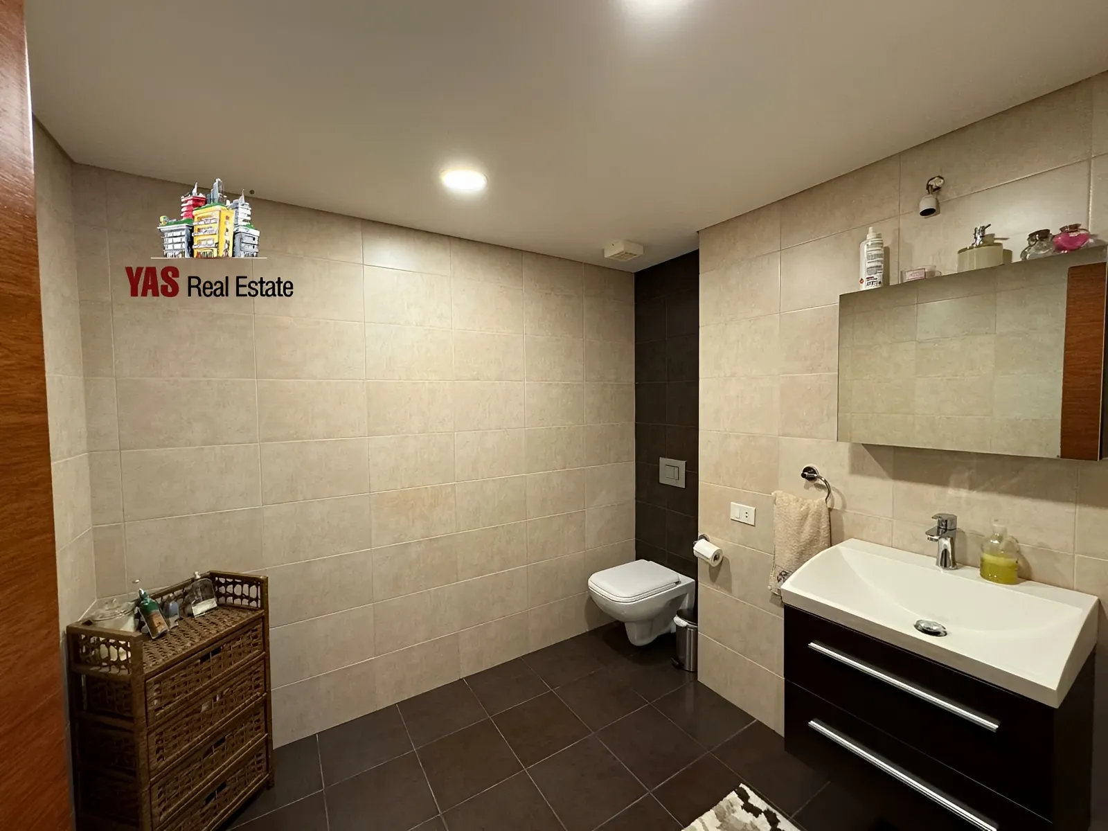 Apartment for Sale in Ballouneh - 3 bed, 4 bath