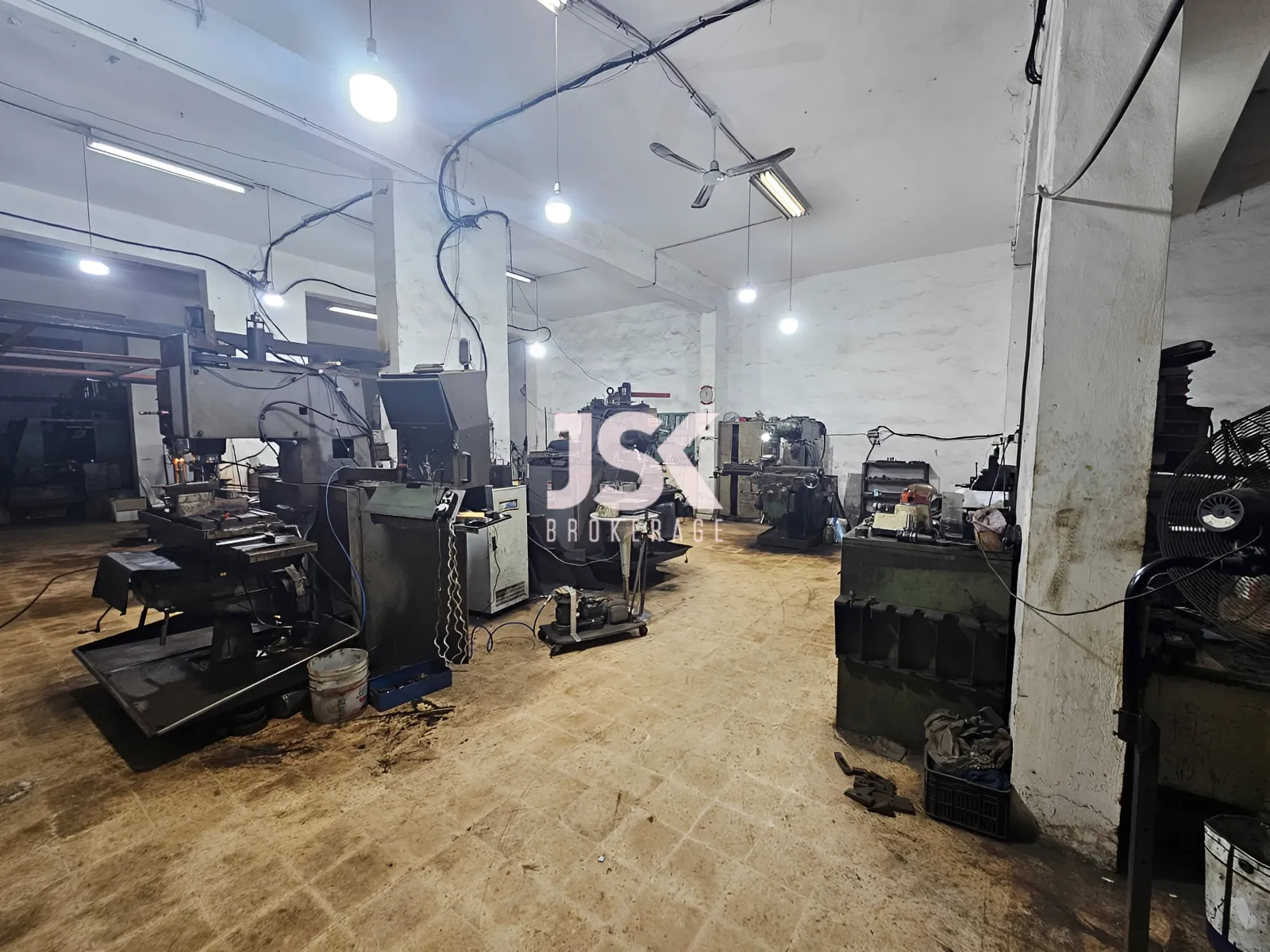 Warehouse for Sale in Fanar