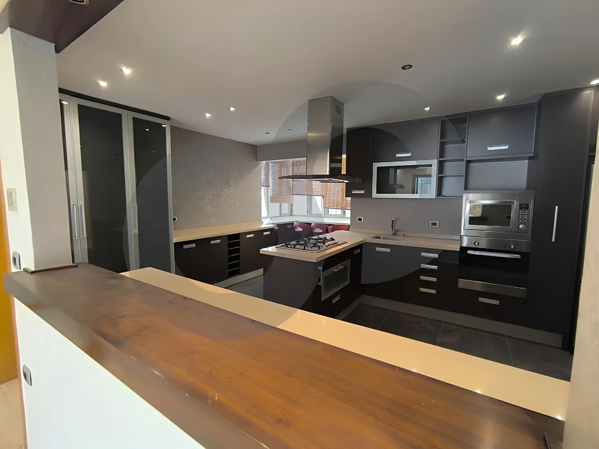 Apartment for Sale in Ramlet El Baida, Bayrut, Lebanon