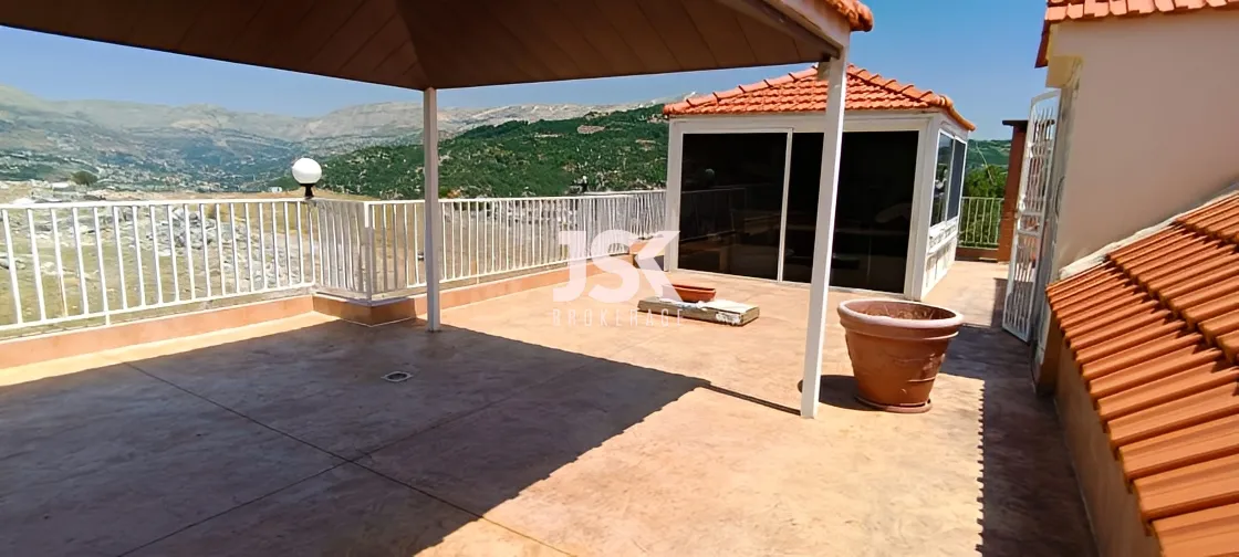 Chalet for sale in Faitroun