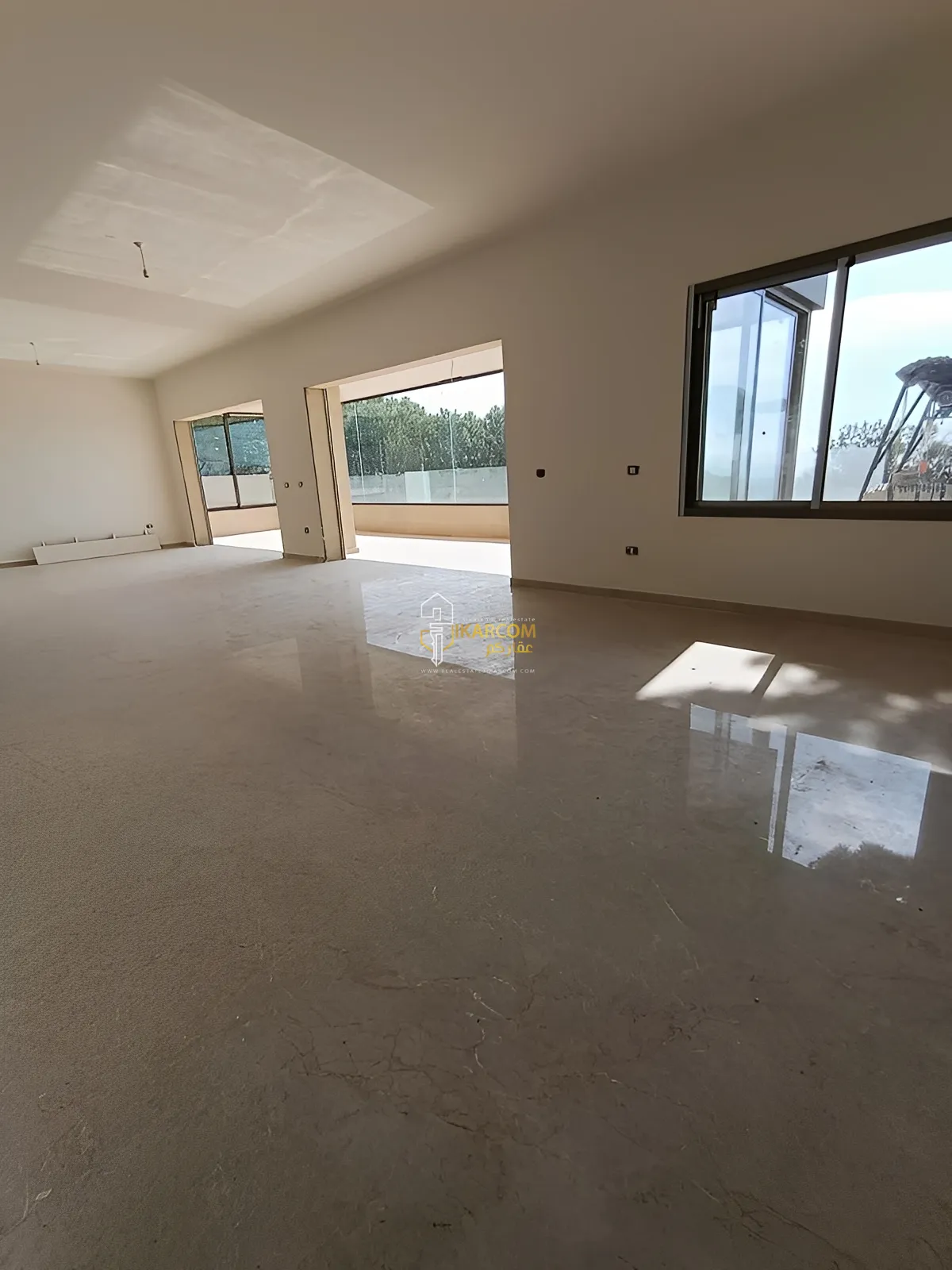 Apartment for Sale in Ain Saade - 4 bed, 6 bath