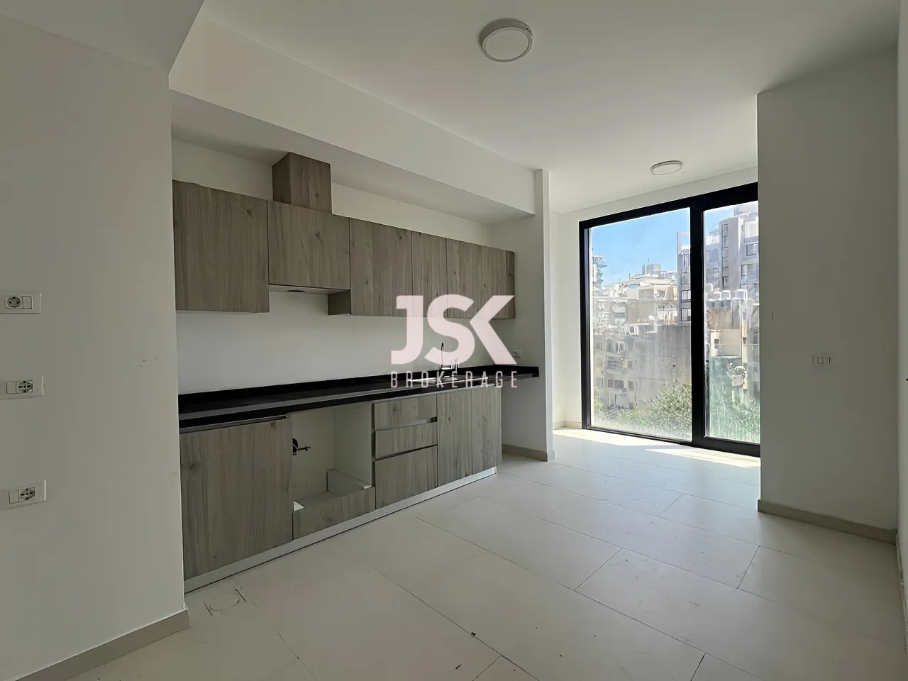 Apartment for Sale in Achrafieh - 3 bed, 4 bath