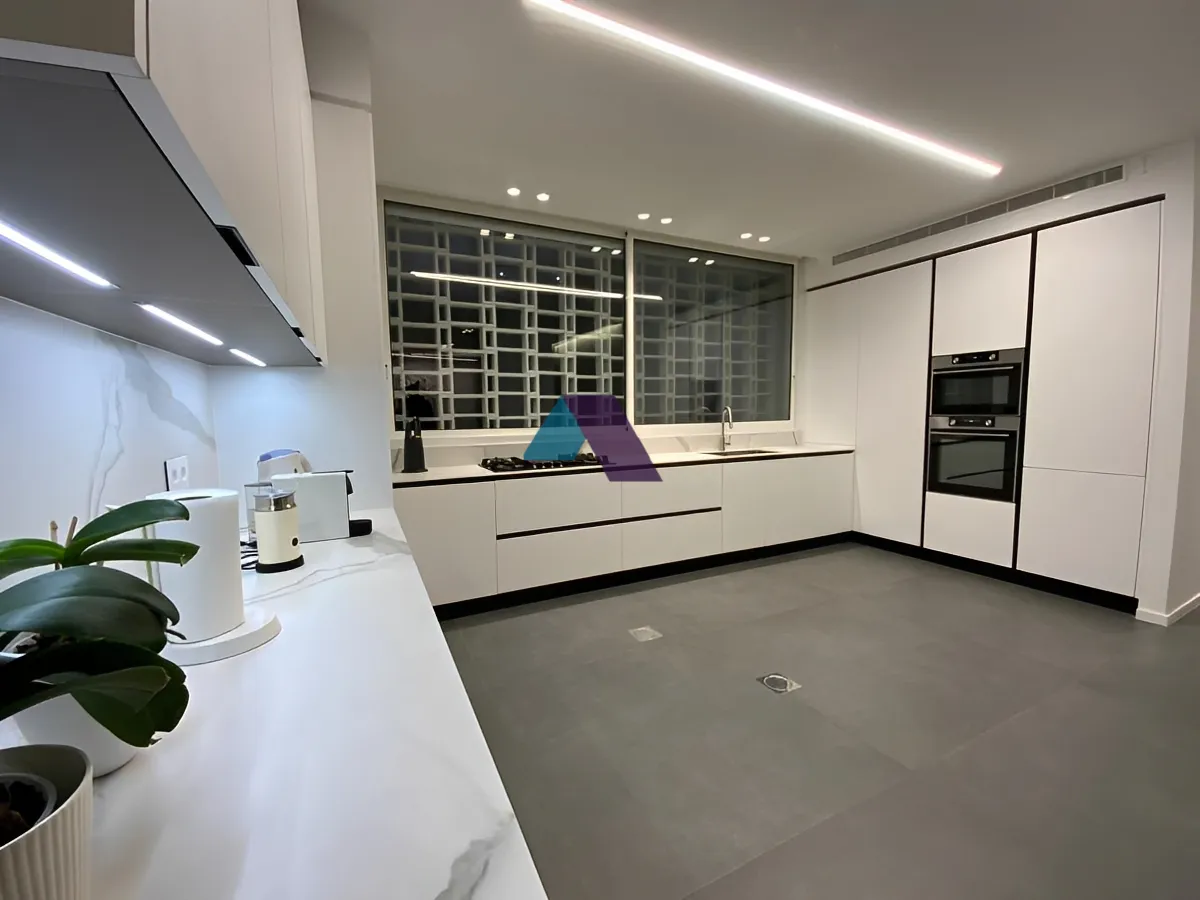 Apartment for Sale in Haret Sakher