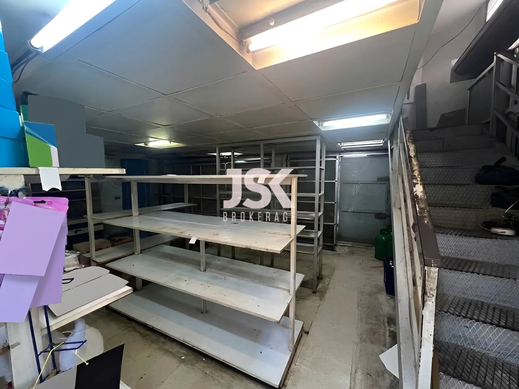 Shop for Rent in Ain El Remmaneh