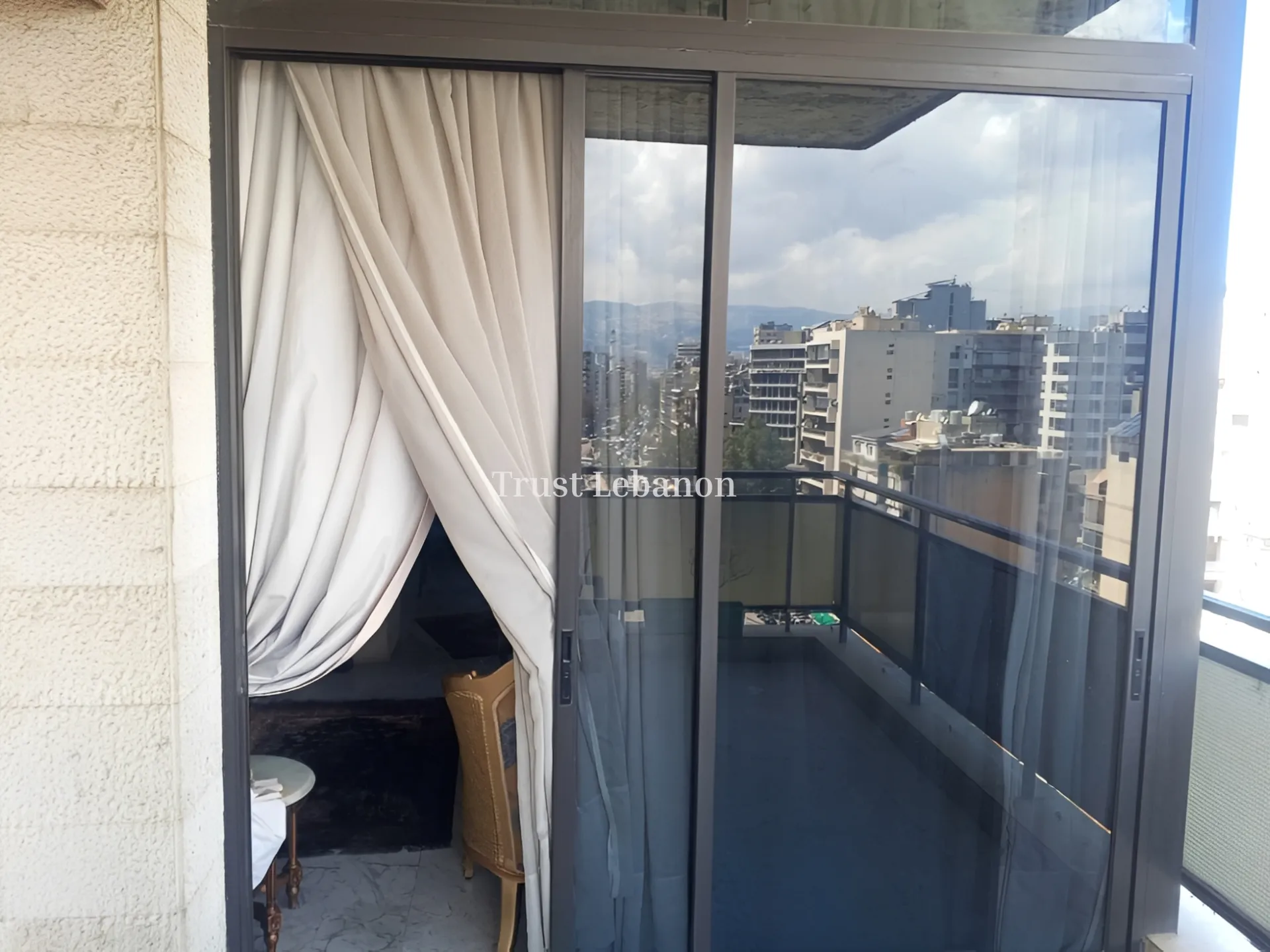 Apartment for sale in Corniche el Mazraa, Beirut, Lebanon
