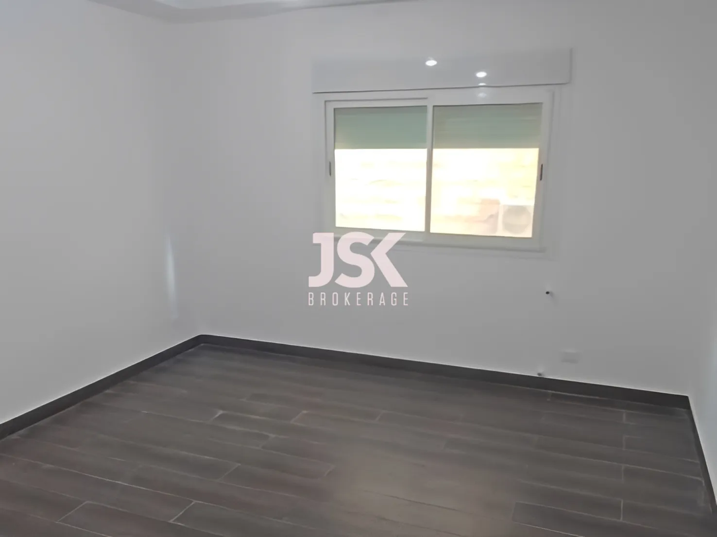 Apartment for Sale in Aamchit