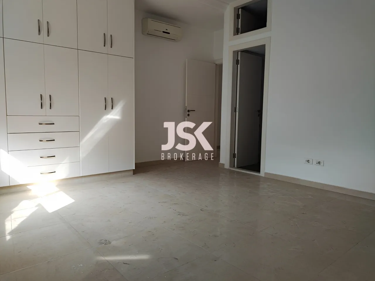 Apartment for Sale in Haret Sakher