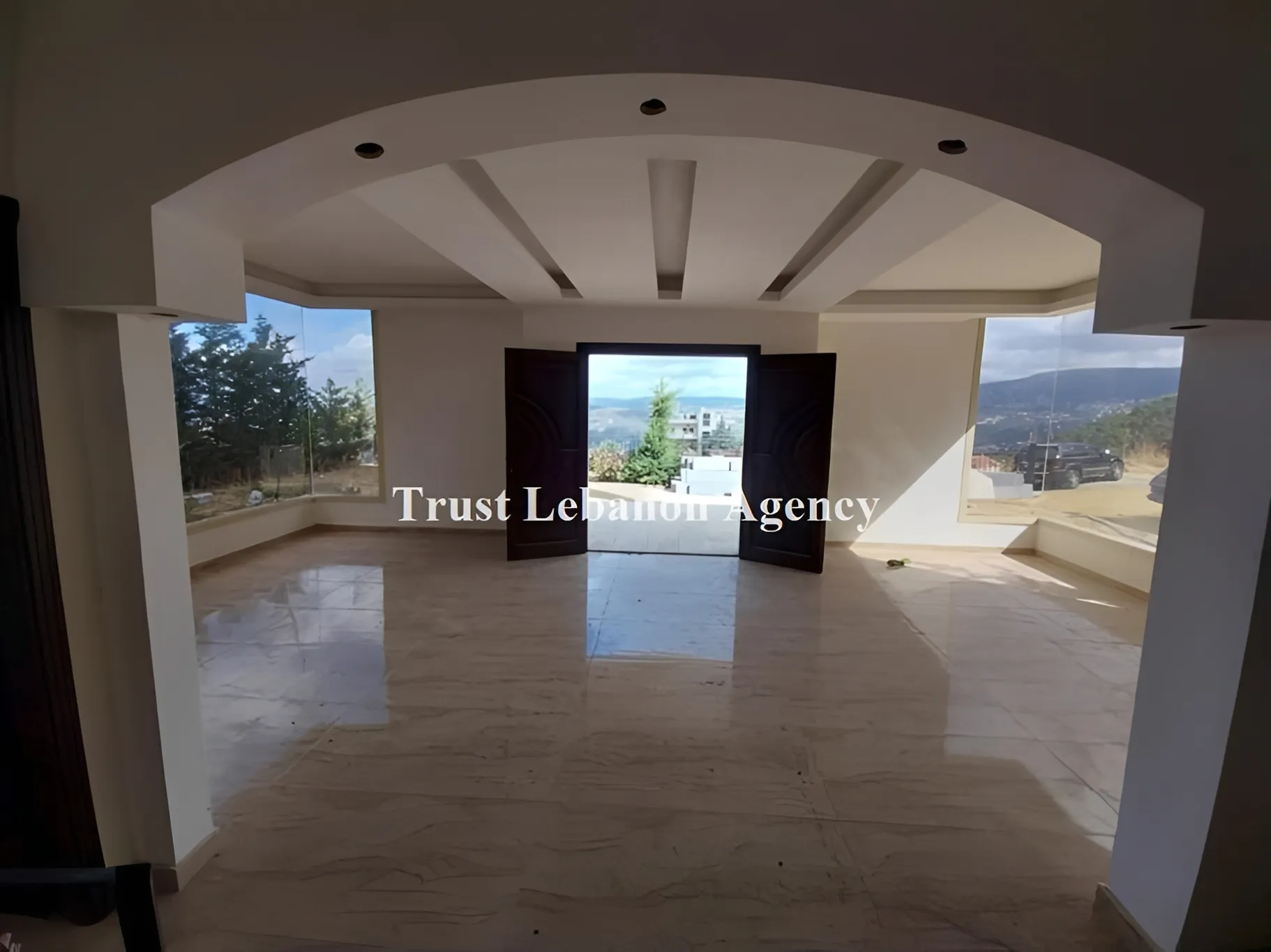 Villa for Sale in Alay Kobbeh - 4 bed, 5 bath