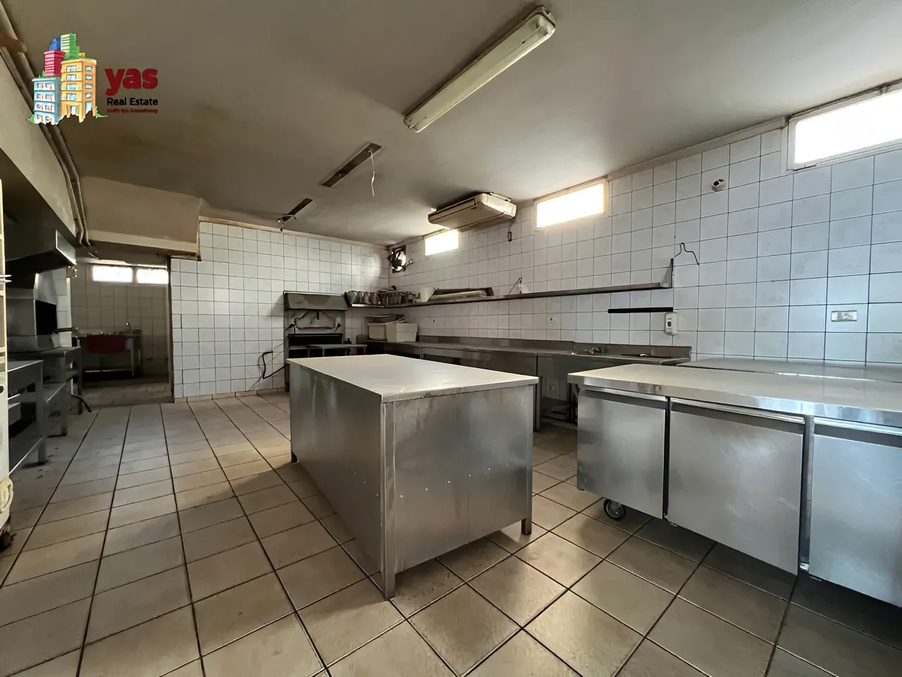 Restaurant for rent in Haret Sakhr