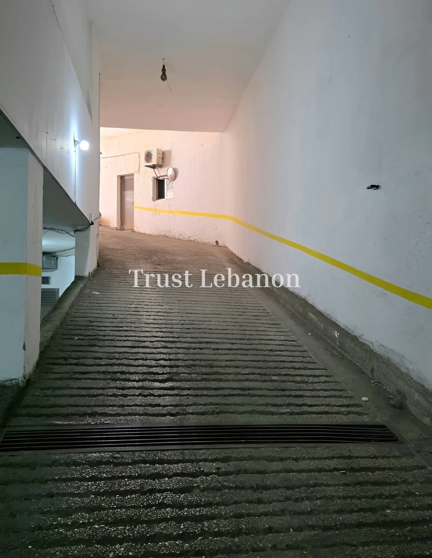 Warehouse for sale in Furn El Chebak