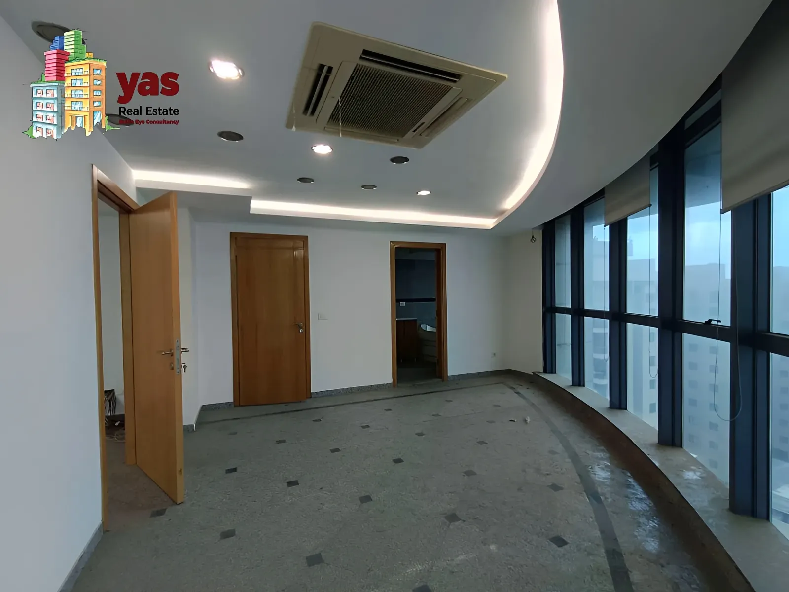 Office for rent in Mirna Chalouhi, Lebanon