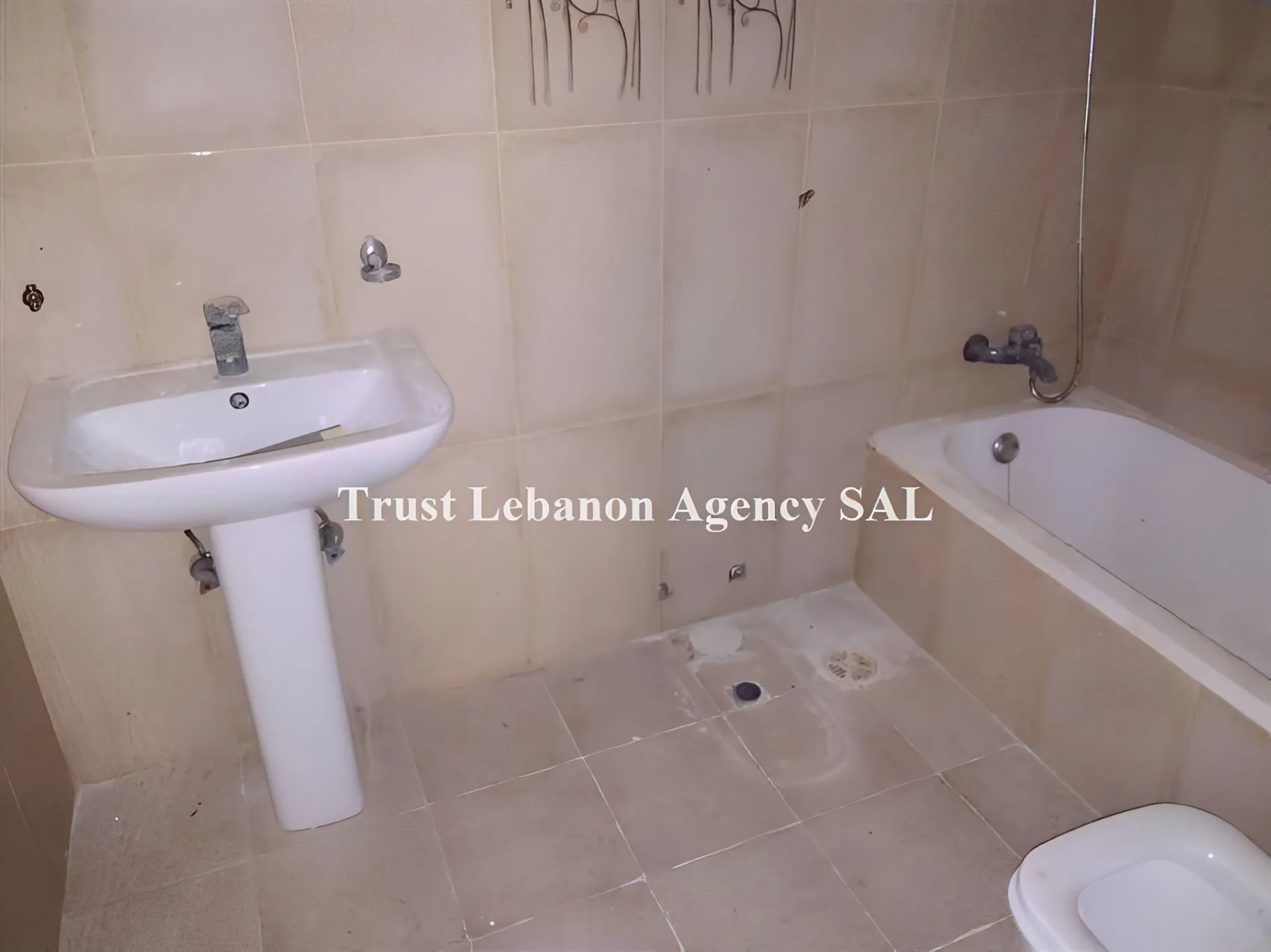 Apartment for Sale in Choueifat, Al Aamroussieh