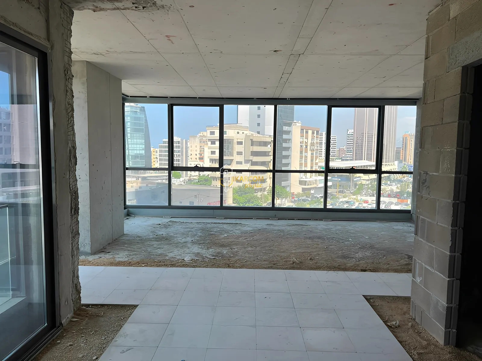 Office for sale in Dekweneh