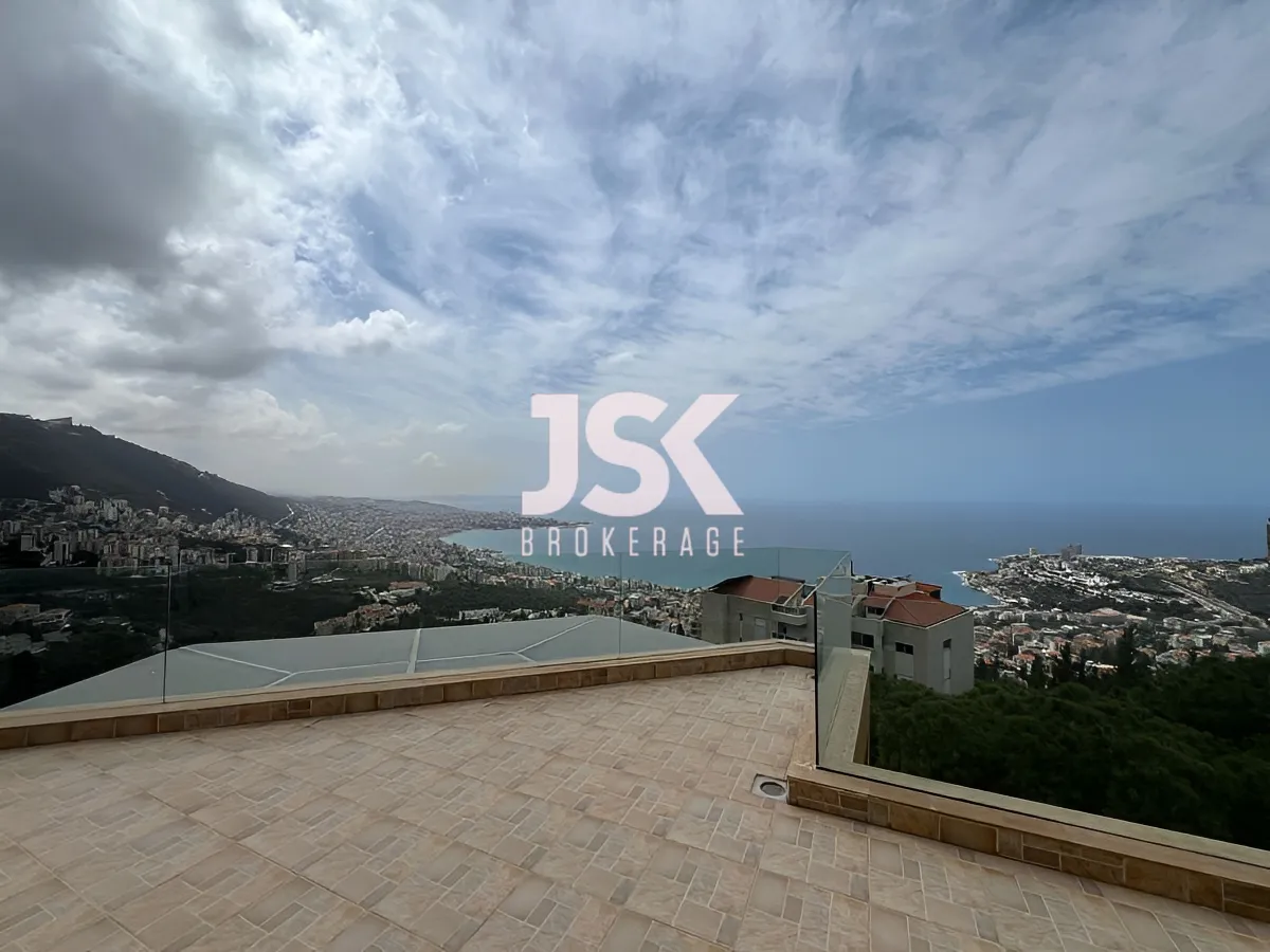 Penthouse for sale in Kfar Hbab