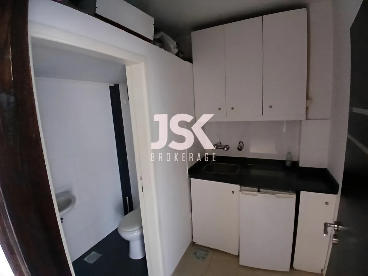 Office for rent in Mazraat Yachoua