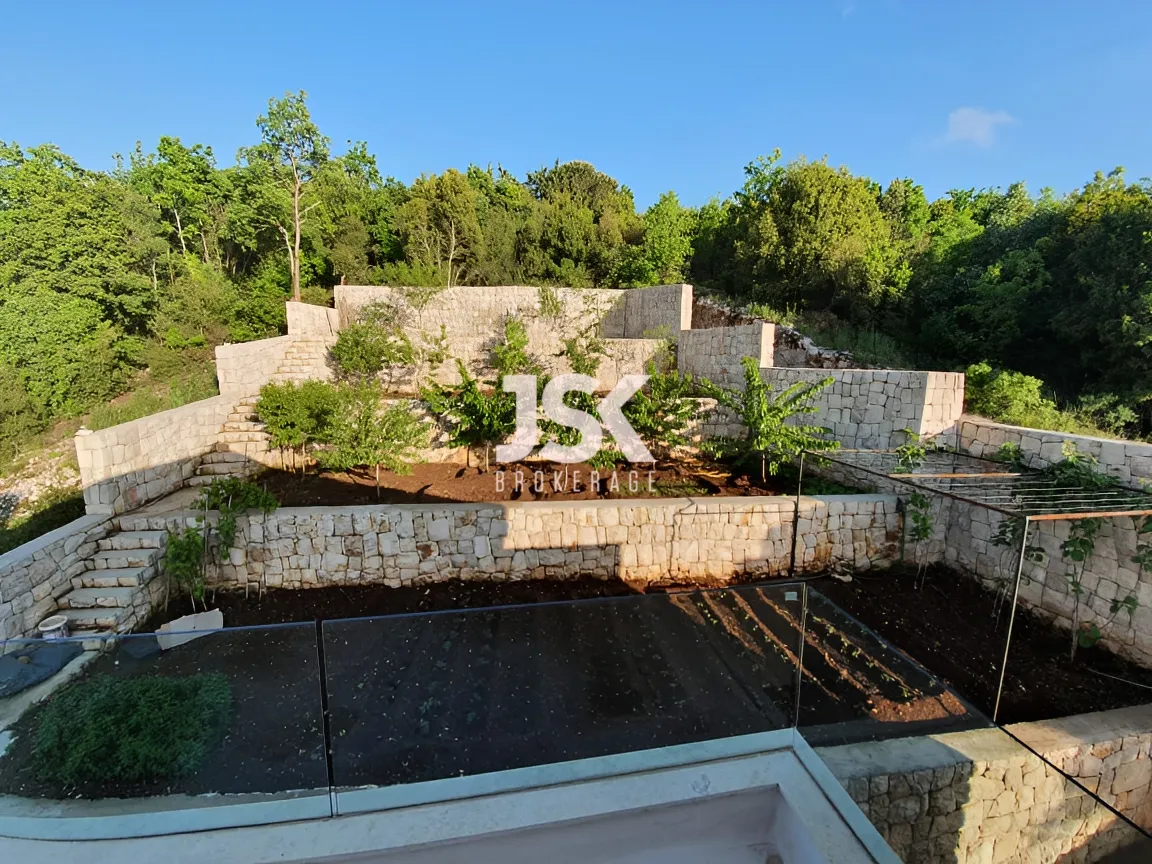 Building for Sale in Ghosta