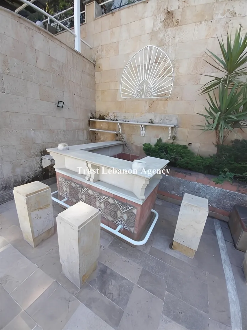 Villa for Sale in Souk Al Ghareb Alay Lebanon - 10 bed, 12 bath