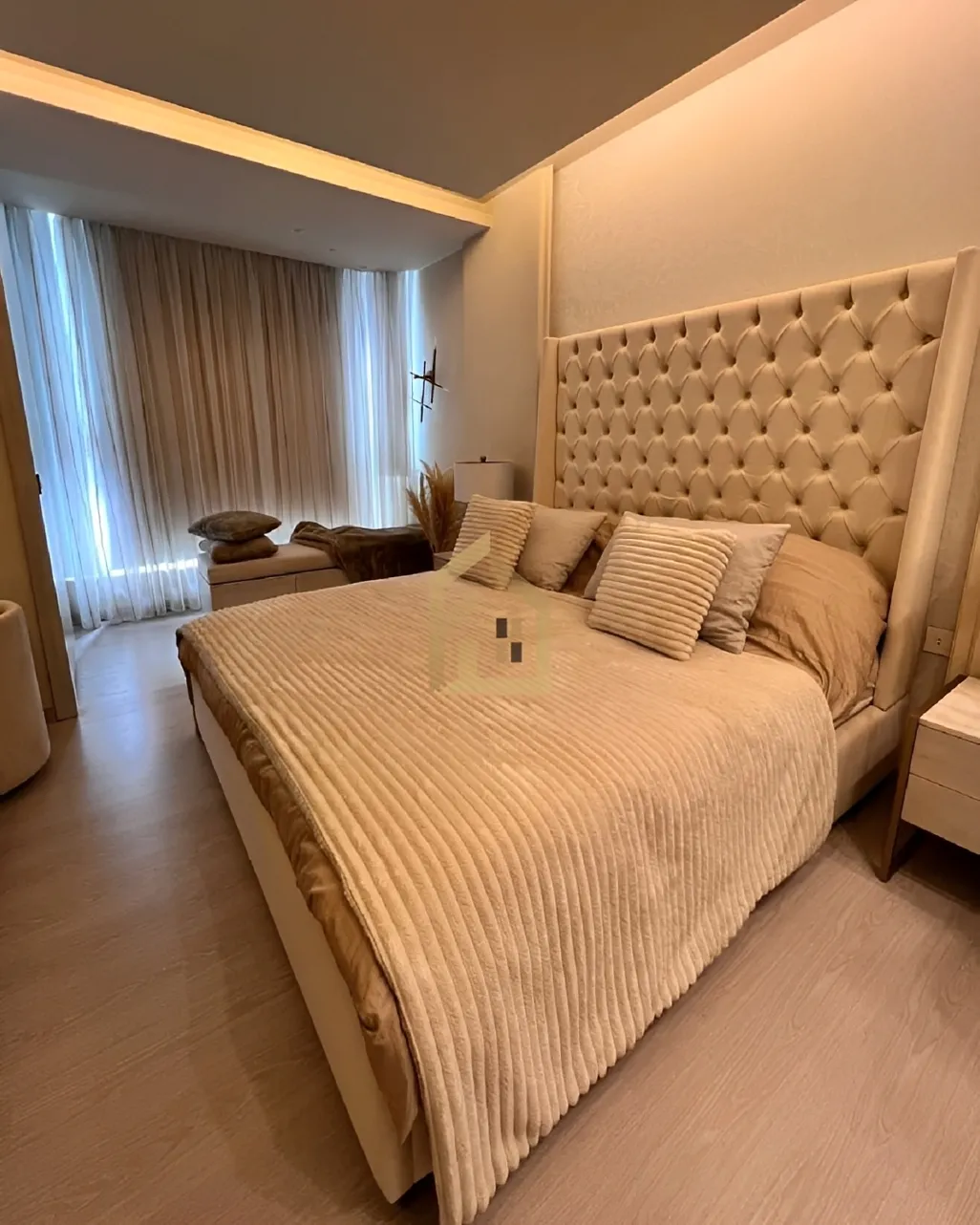 Apartment for sale in Mazraa, Bayrut, Lebanon - 3 bed, 2 bath