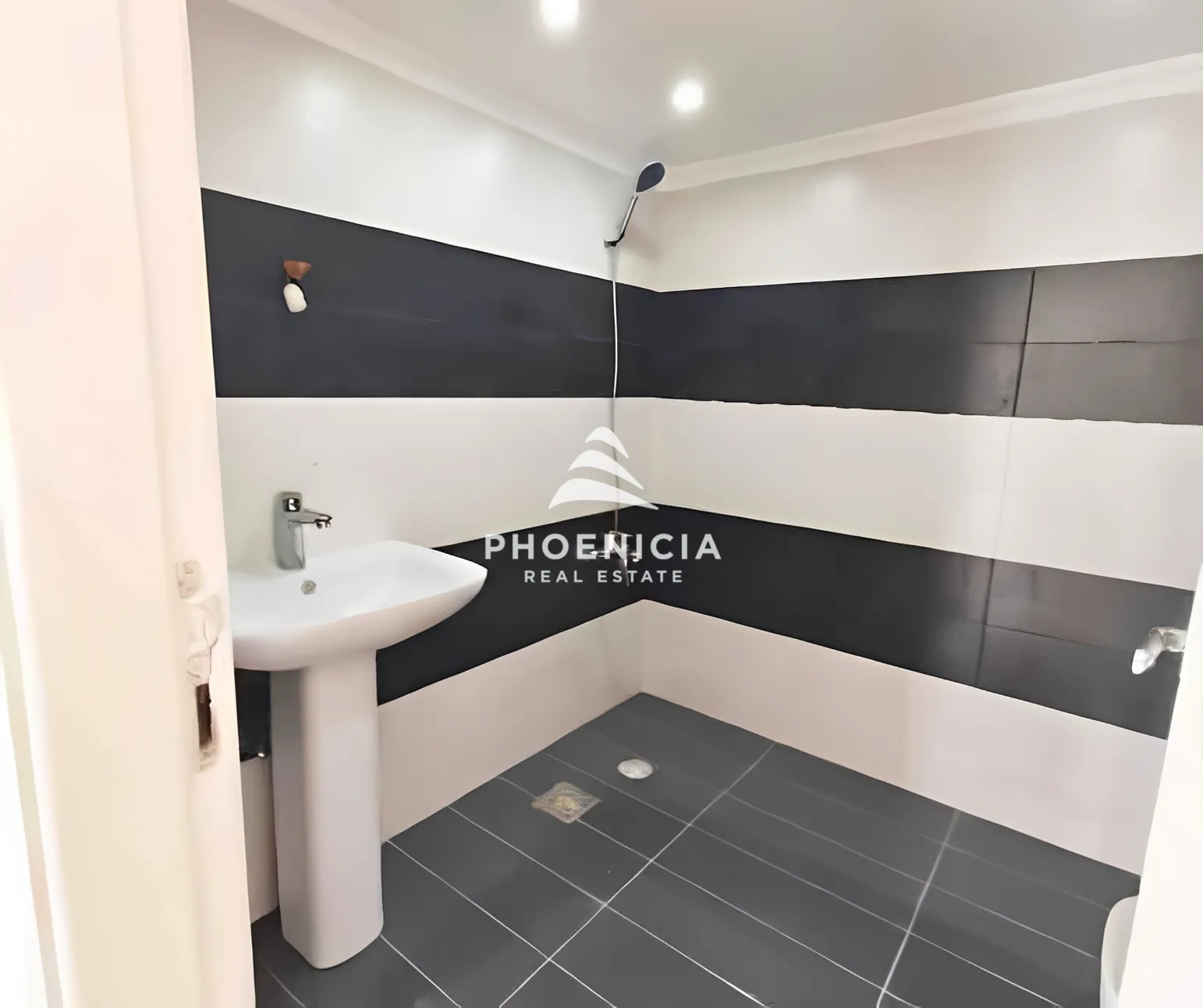 Apartment for sale in Aamchit