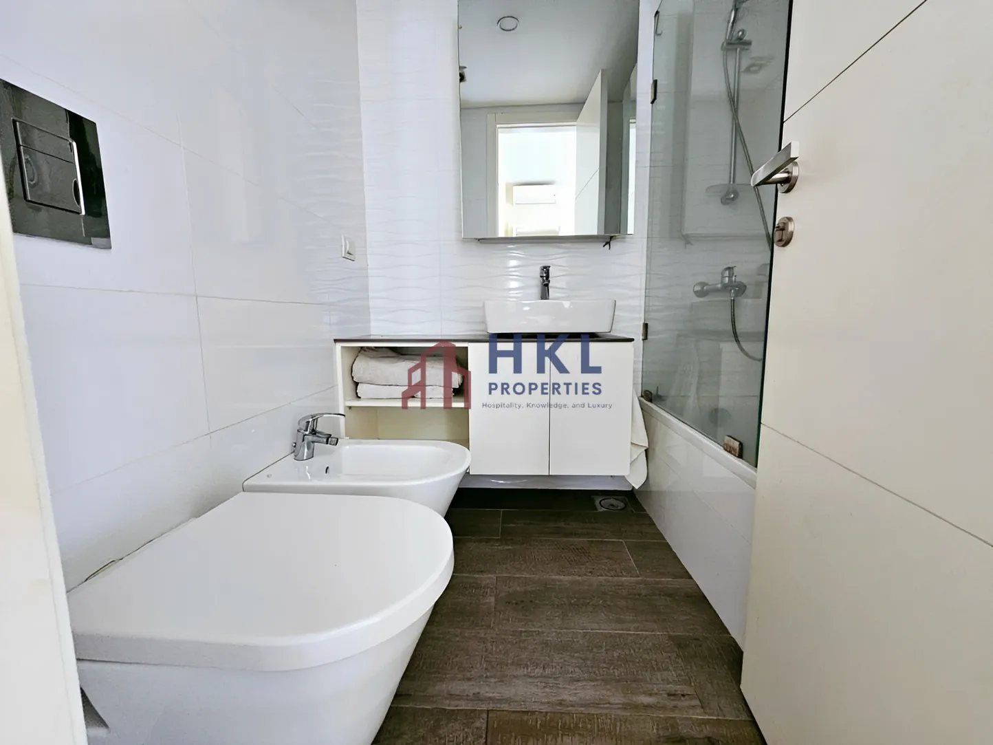 Apartment for rent in Ain Al Mraiseh, Beirut, Lebanon