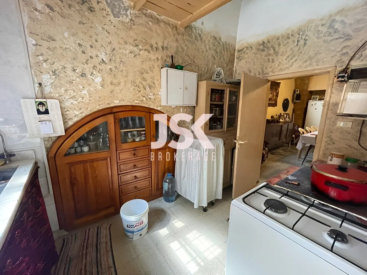 Villa for Sale in Batroun, Lebanon - 2 bed, 1 bath