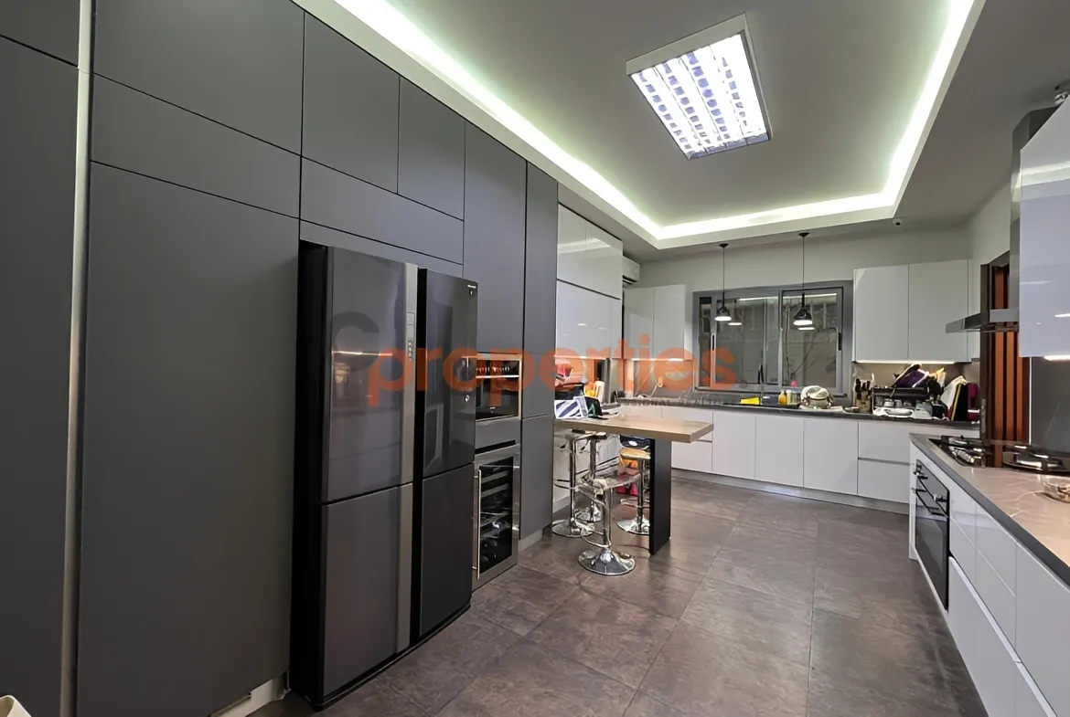 Apartment for Sale in Hazmieh - 4 bed, 4 bath