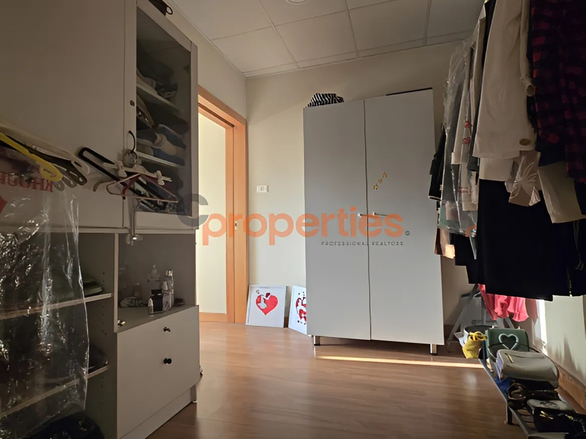 Office for Rent in Forn El Chebbak