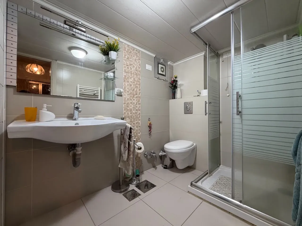 Apartment for Sale in Haret Sakhr