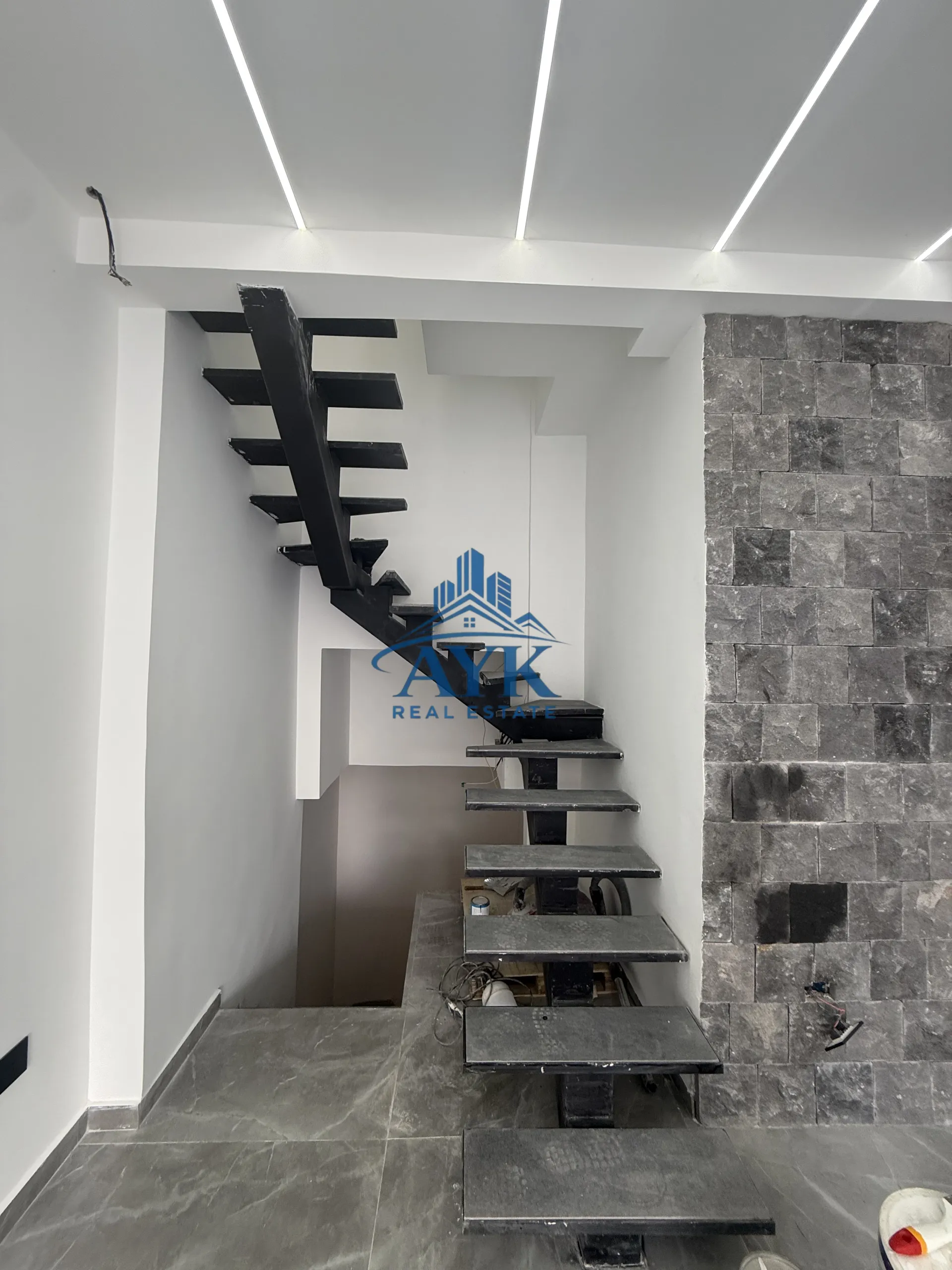 Shop for rent in Jdeideh