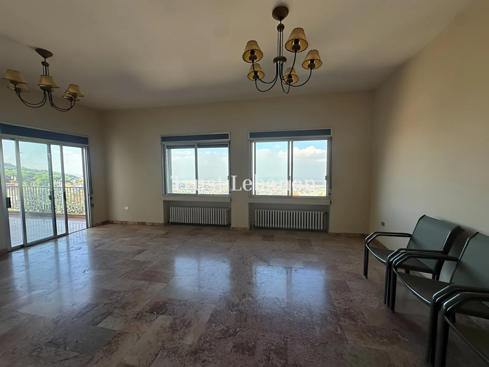 Apartment for sale in Ain Saadeh