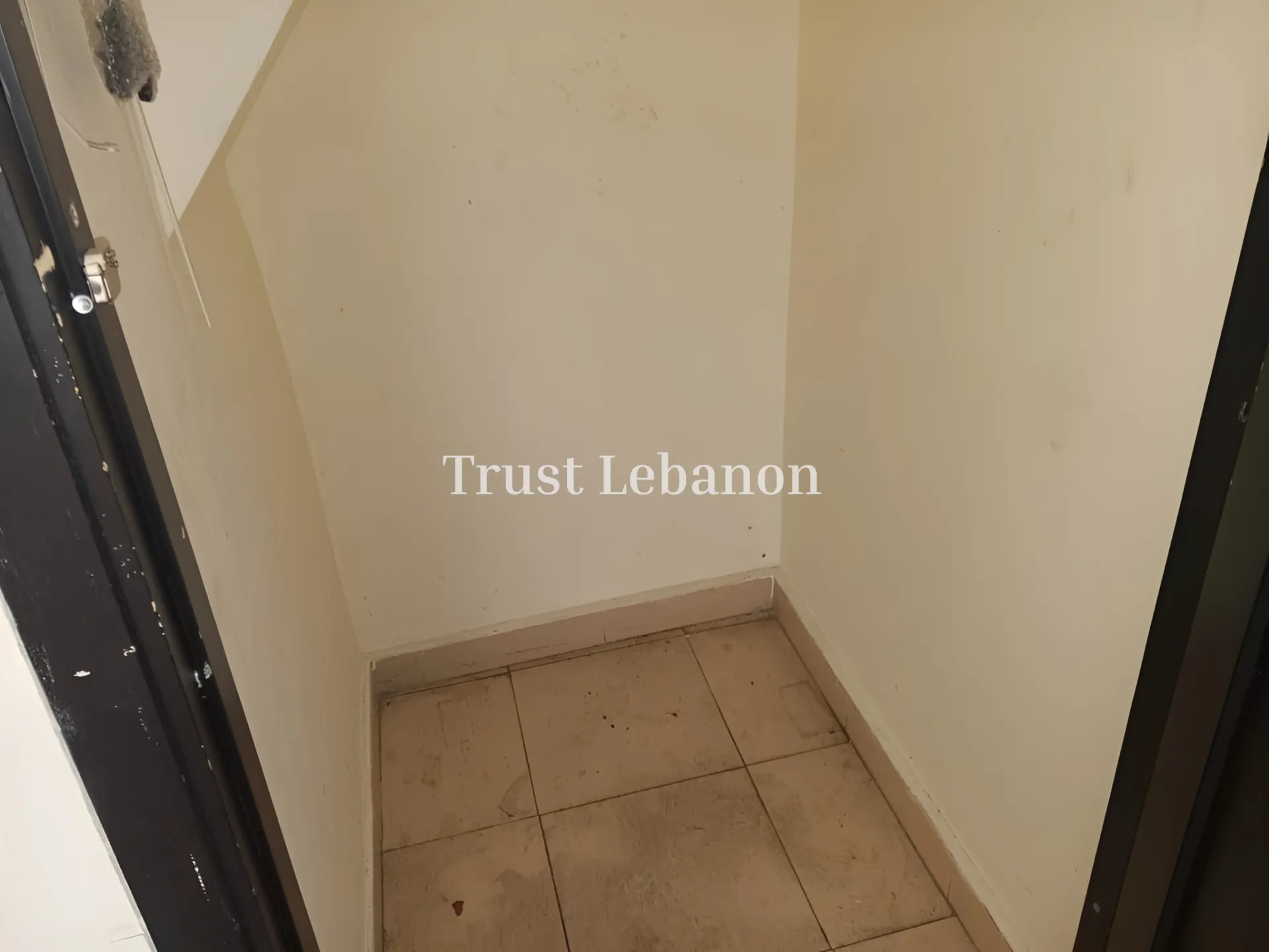 Shop for rent in Msaytbeh, Beirut, Lebanon