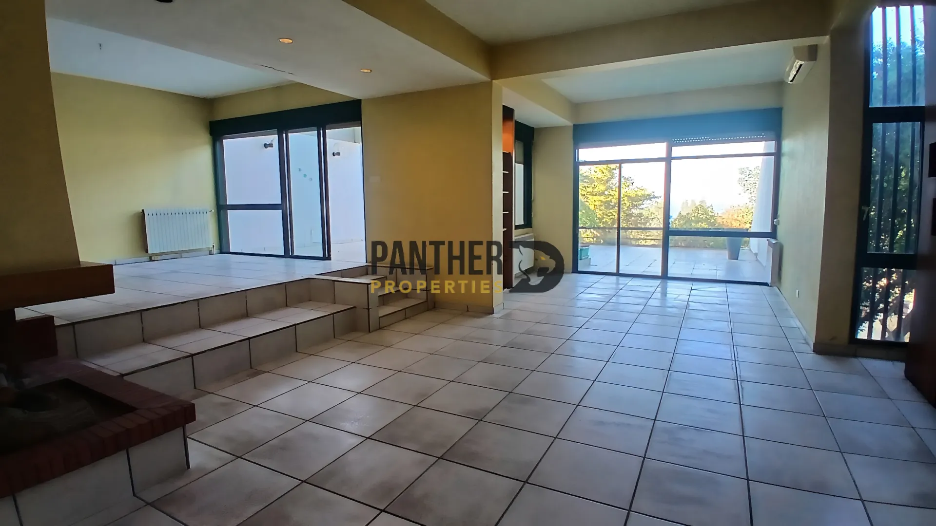 Villa for sale in Bsalim, Lebanon - 5 bed, 6.0 bath