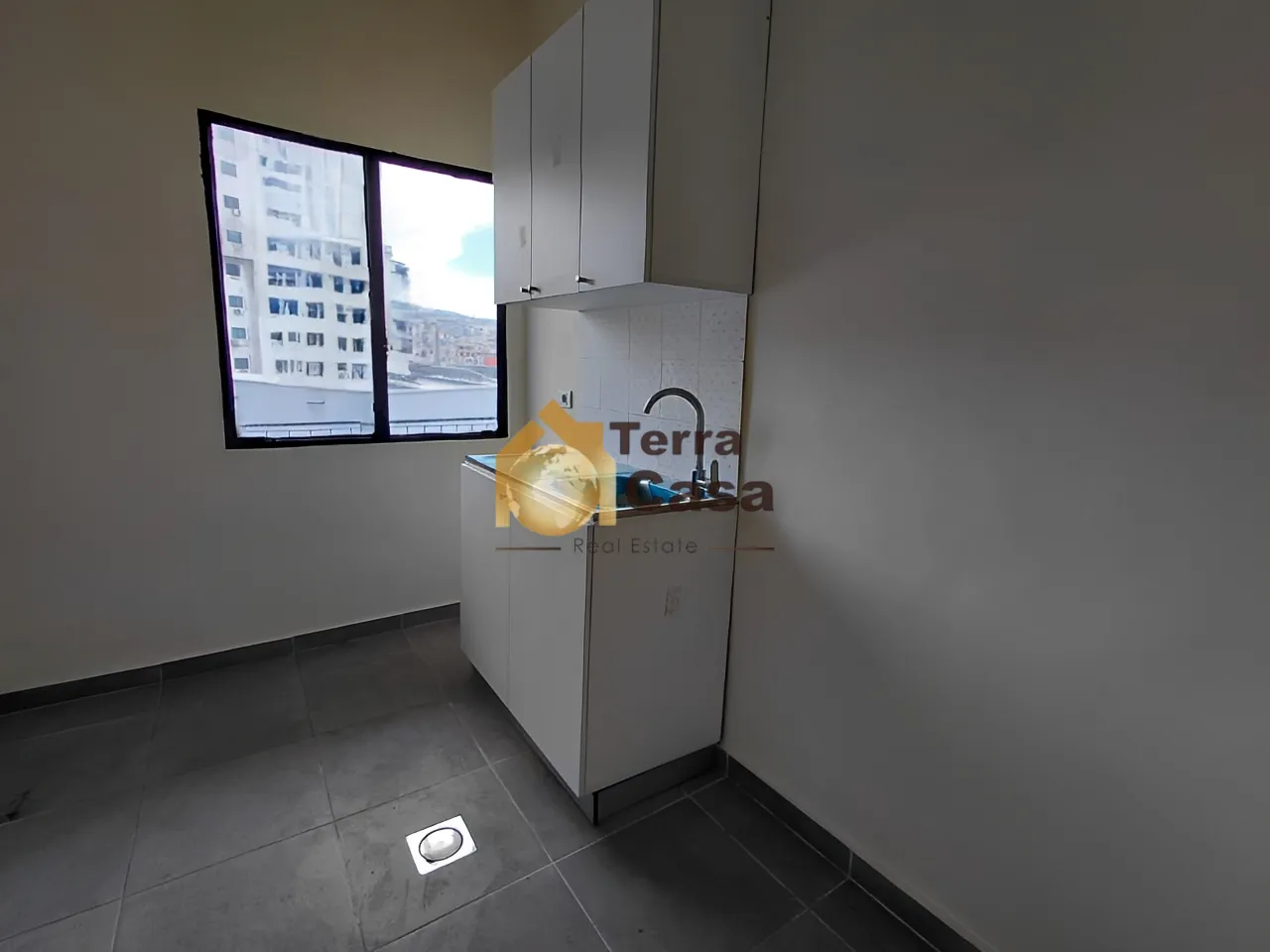 Commercial for rent in Baouchriyeh