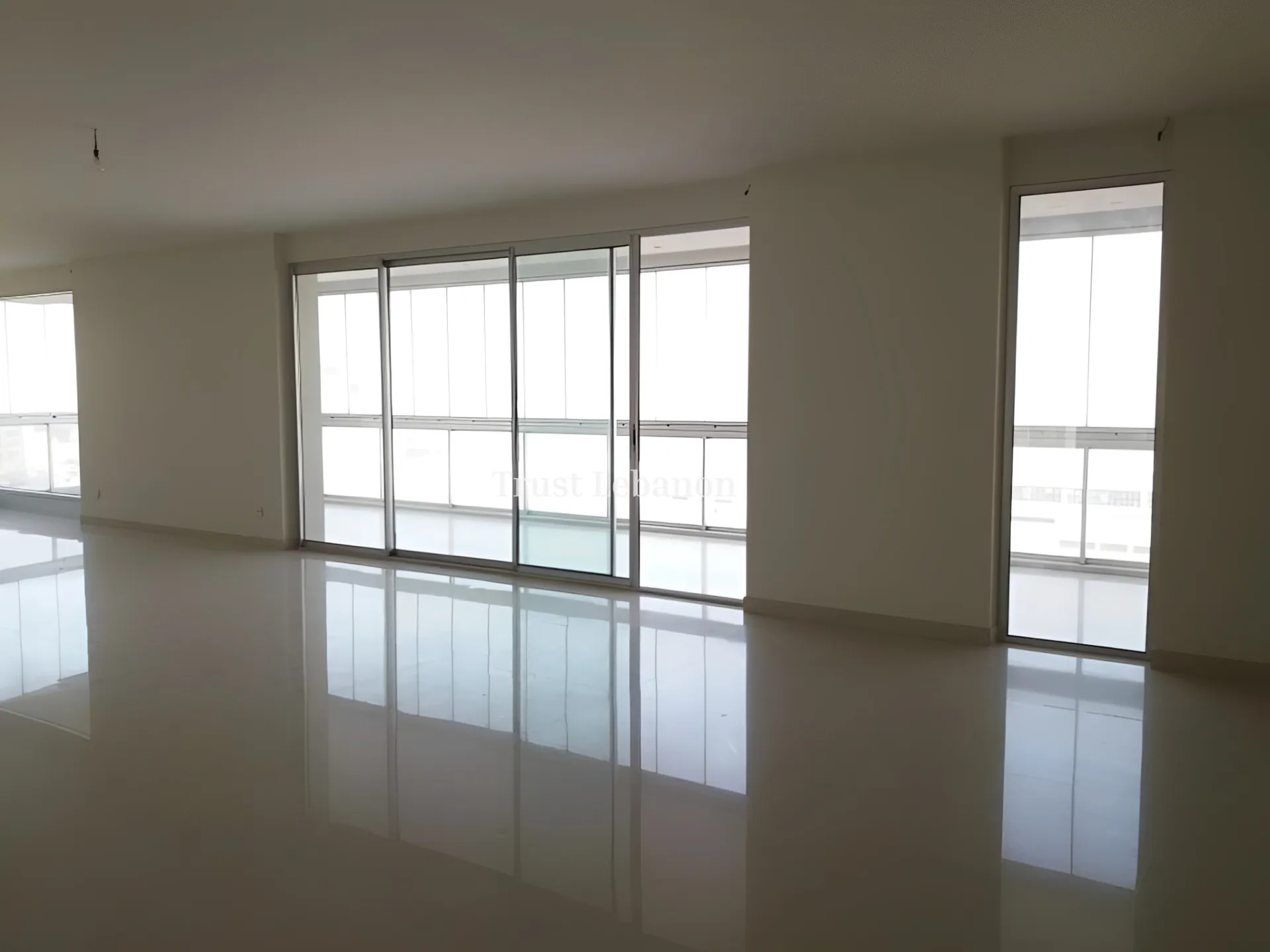 Apartment for sale in Sioufi, Bayrut, Lebanon - 4 bed, 5 bath
