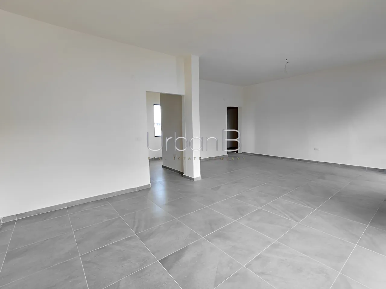 Office for rent in Baouchriyeh
