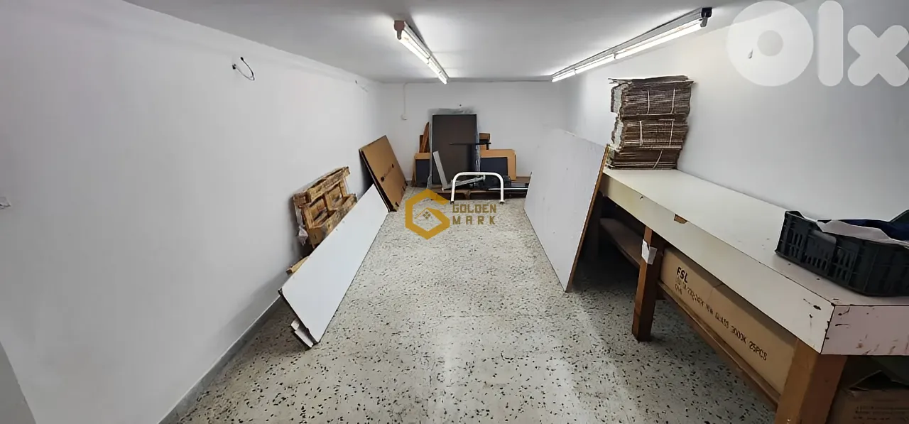 Showroom for sale in Dekwaneh