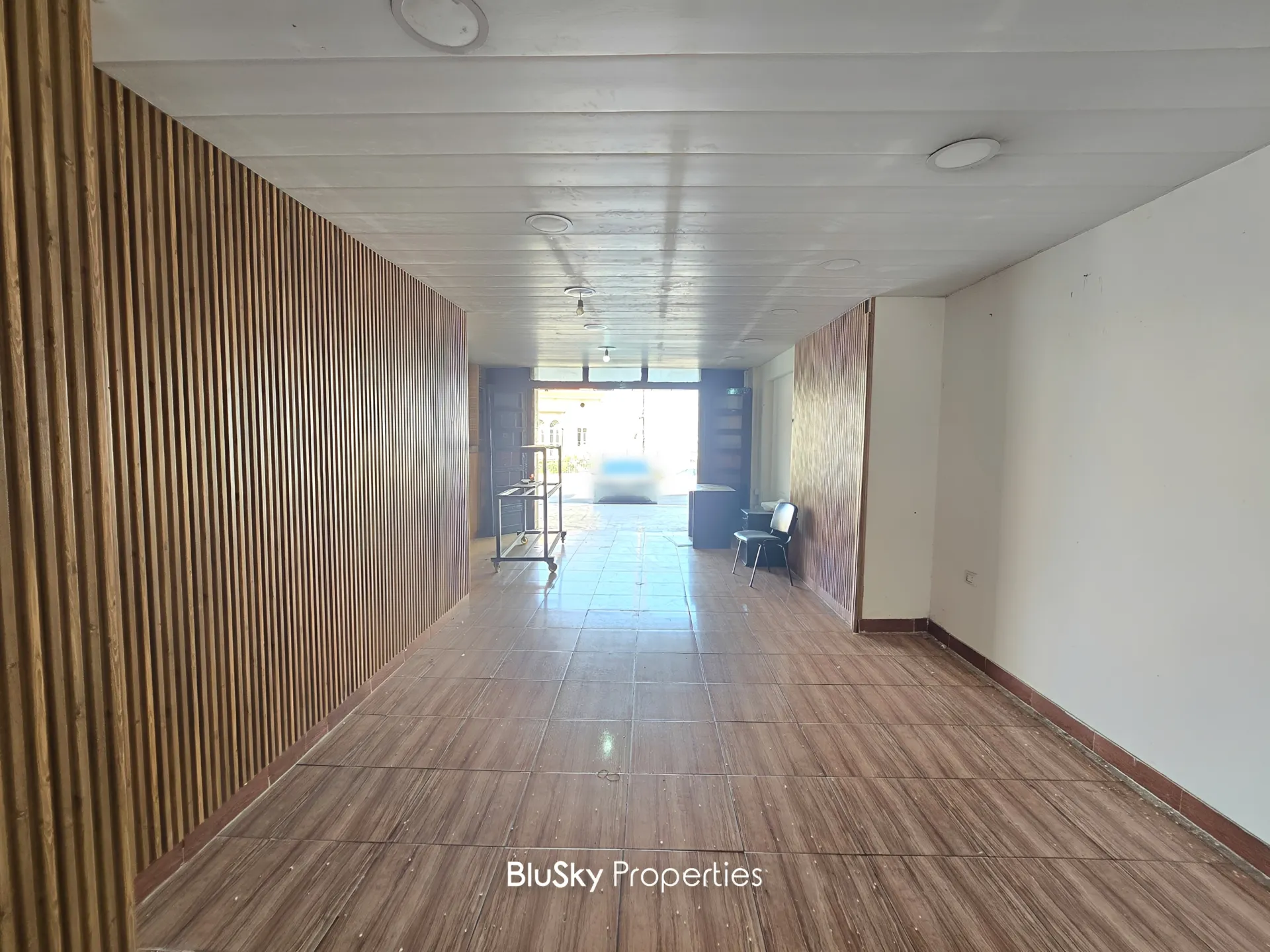 Office for rent in Ain Saadeh