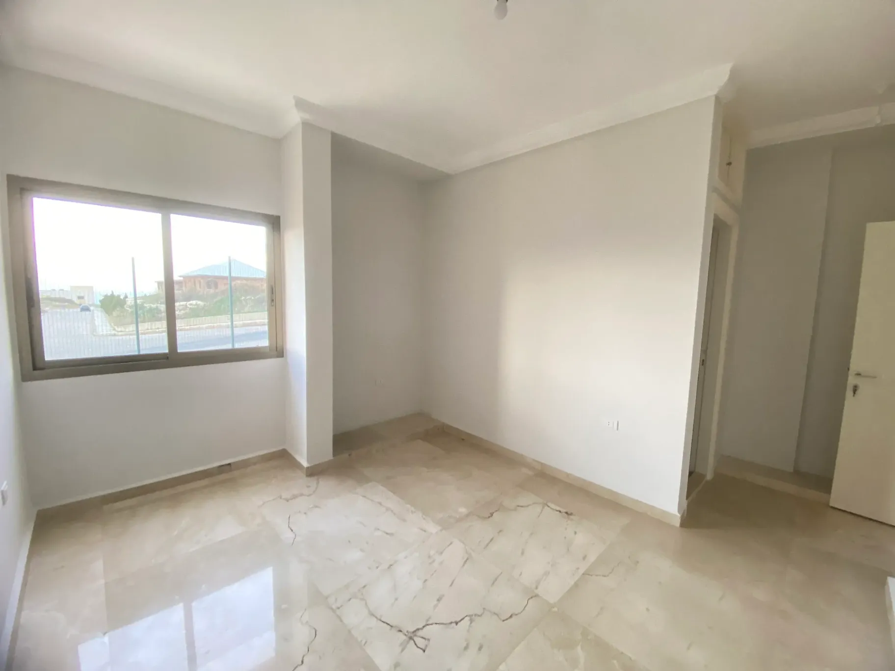 Apartment for sale in Dawhet Aramoun, Lebanon