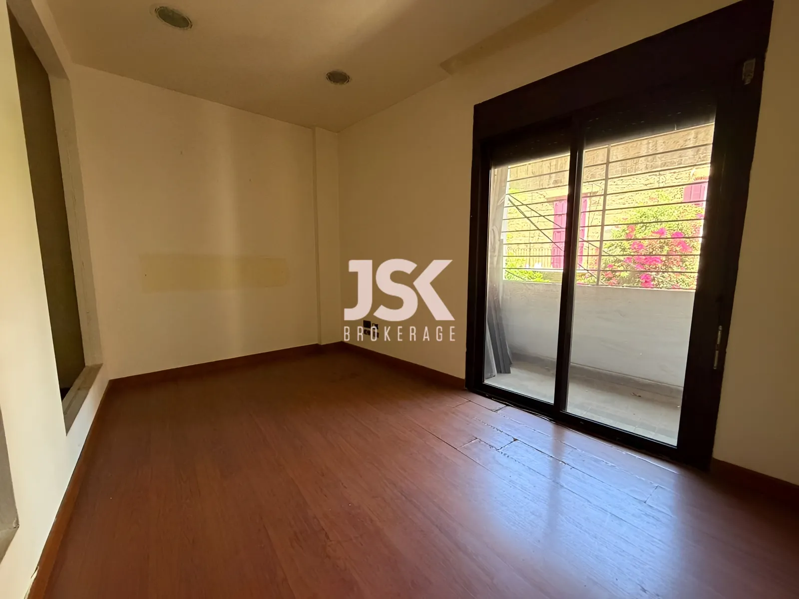 Office for Rent in Achrafieh
