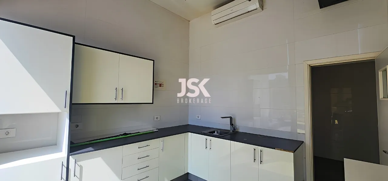 Office for Rent in Horch Tabet