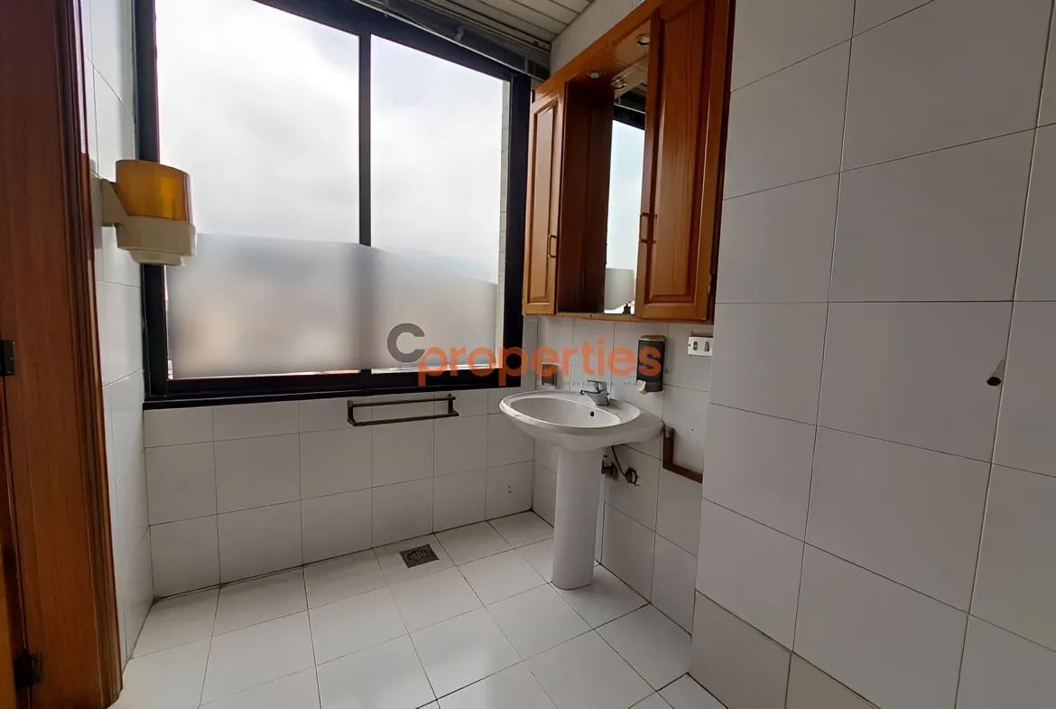 Office for Rent in Zalqa