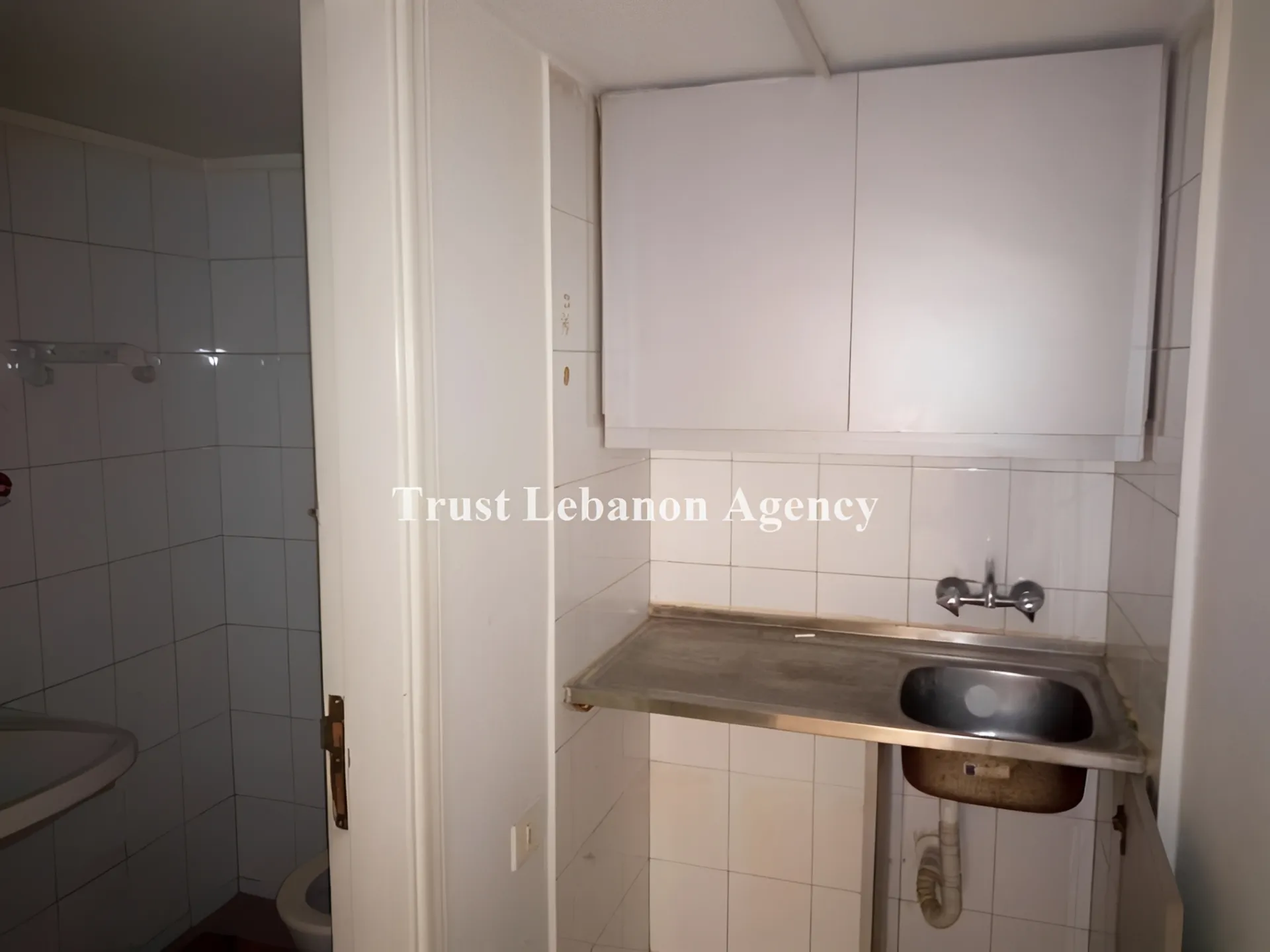 Office for sale in Baabda, Ain Al Remmeneh
