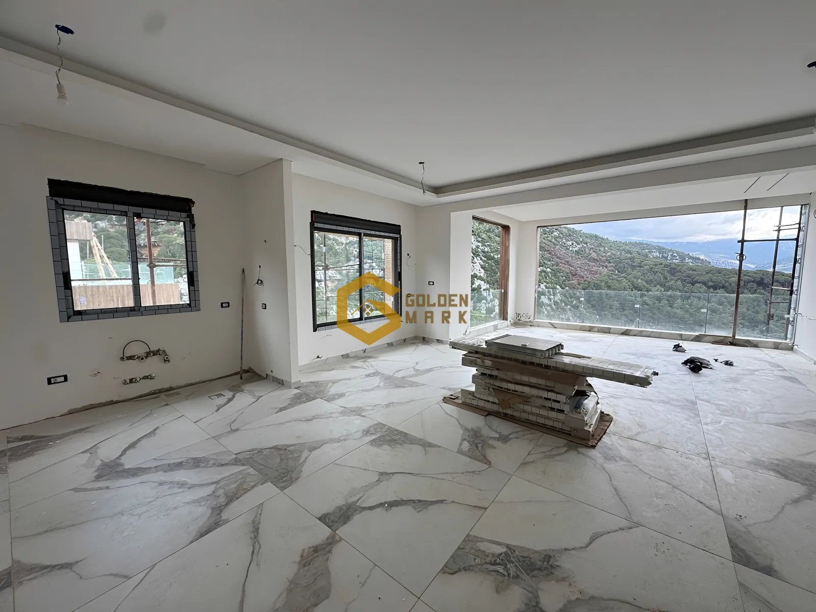 Apartment for Sale in Baabdat - 3 bed, 4 bath