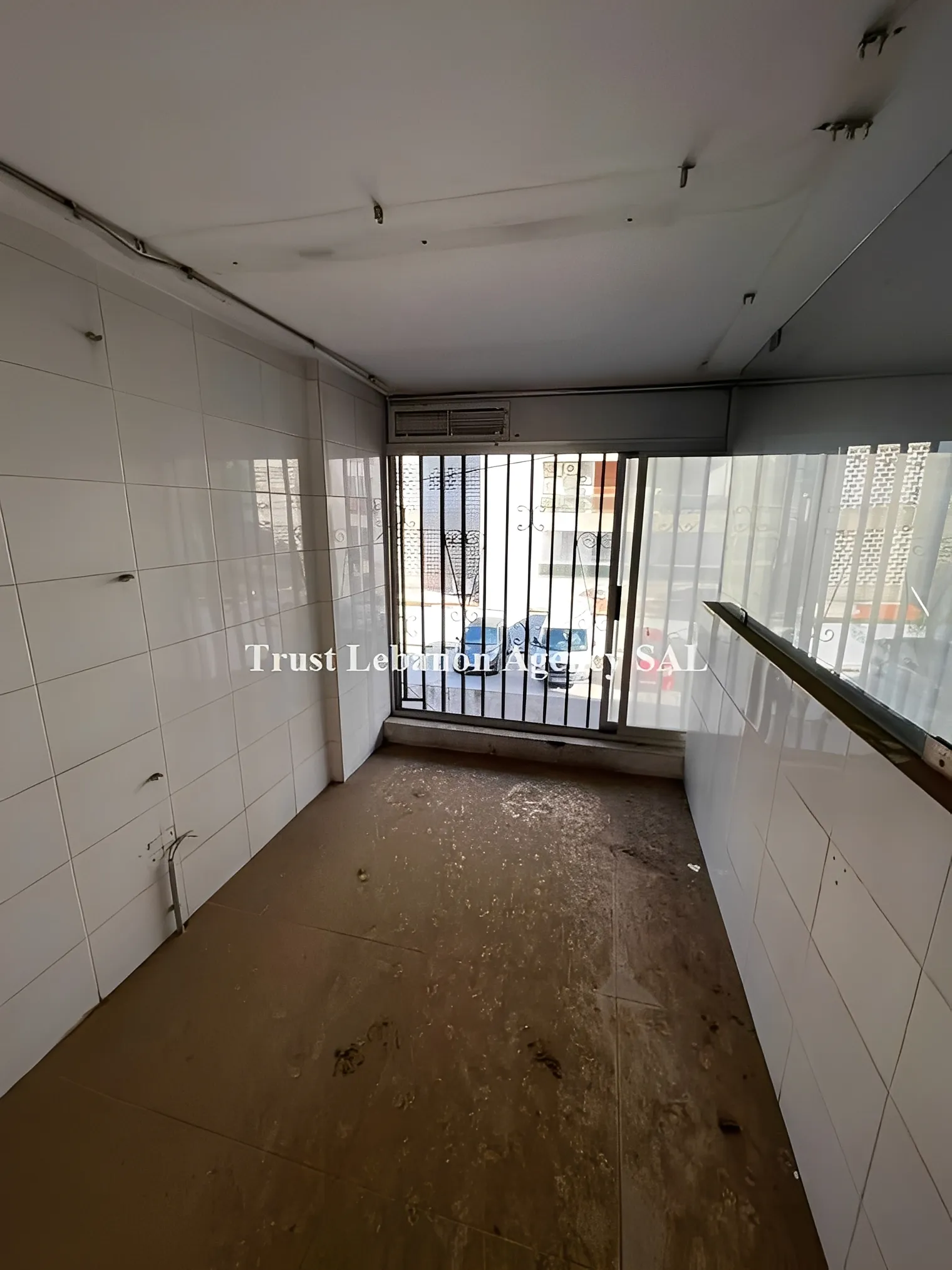 Shop for rent in Metn, Sin El Fil