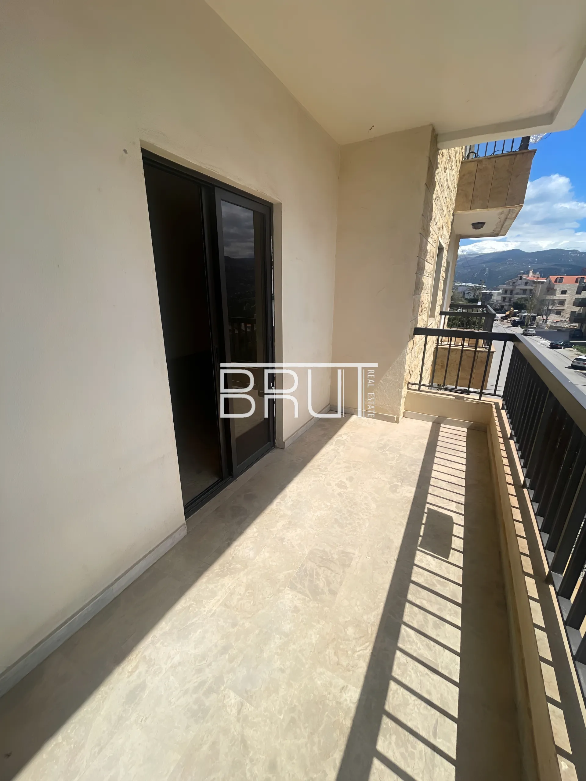 Apartment for Rent in Ballouneh